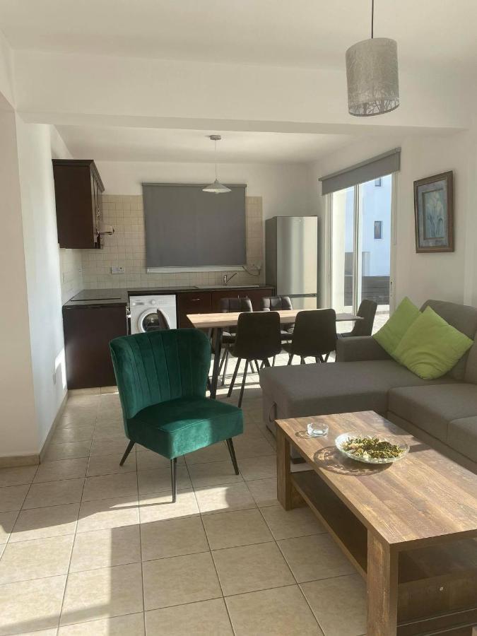 Cosy Apartment In Kato Paphos With Pool Access 外观 照片